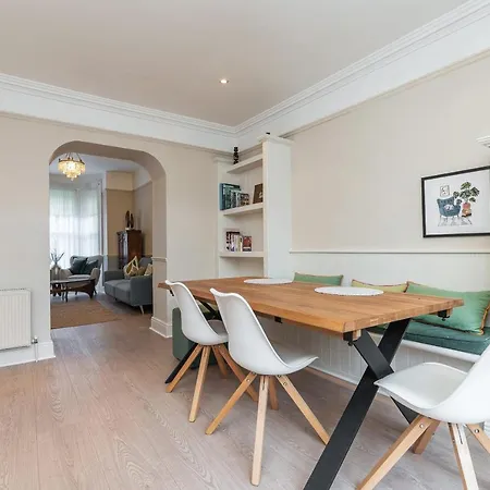 Oakwood House Holiday home *