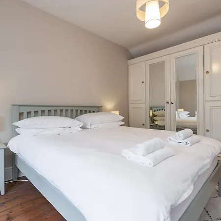 Holiday home Oakwood House *