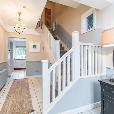Oakwood House *