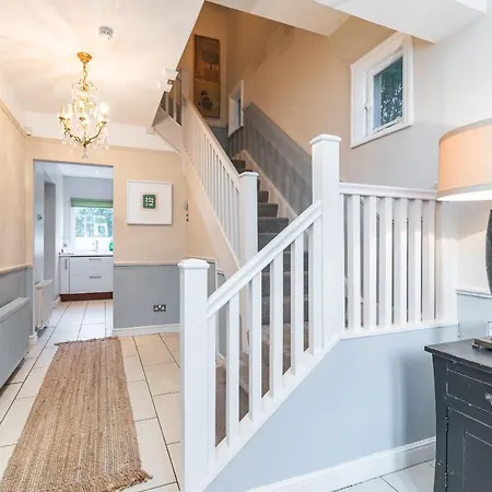 Oakwood House *